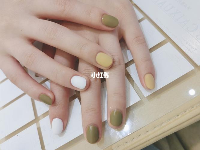 绿美甲图片