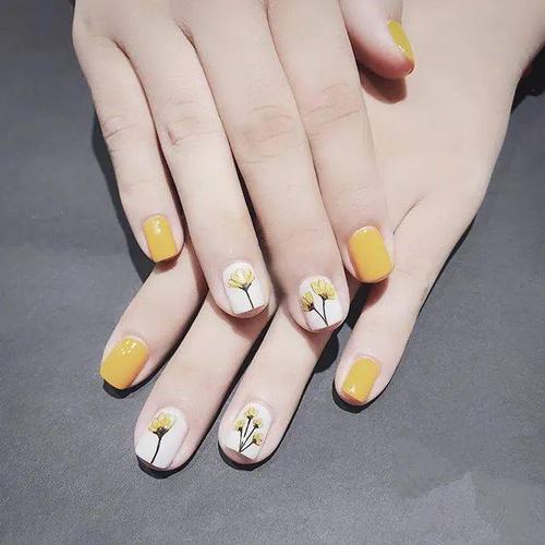 橙美甲图片
