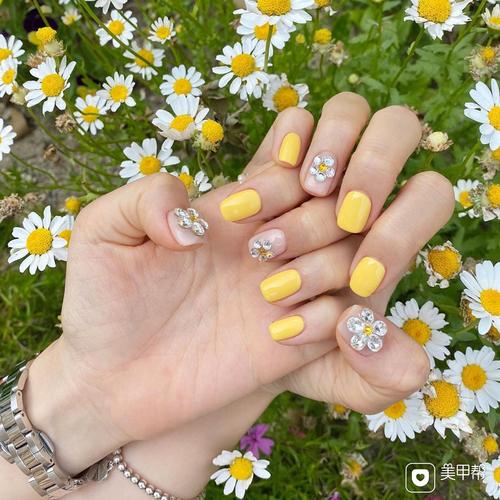 橙美甲图片