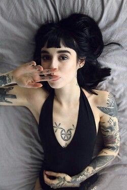 纹身美女--一套欧美漂亮的纹身美女图片欣赏图片