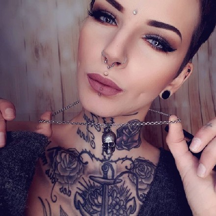 美女9877yx美女华丽诠释纹身魅力图片大气图片