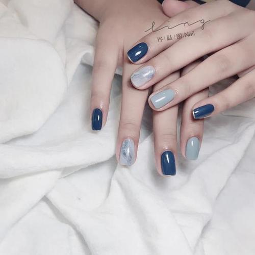 蓝美甲图片