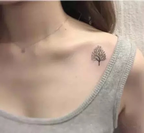 高清00后青春美少女热裤美女吊带锁骨性感私房写真图片