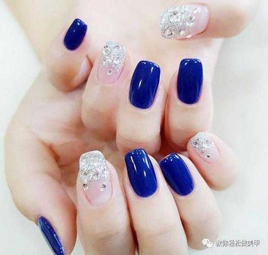 蓝色系好看的美甲 浅蓝色有哪些好看的美甲图片图片