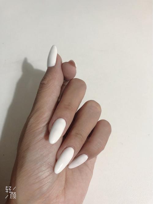 白美甲图片