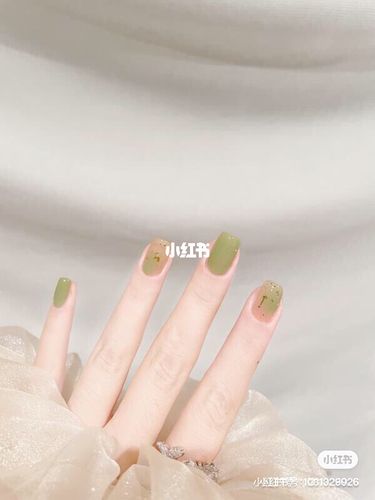 绿美甲图片