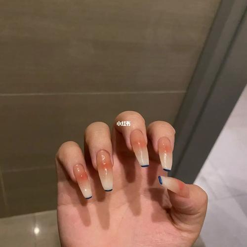 白美甲图片