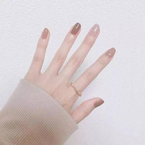 灰美甲图片