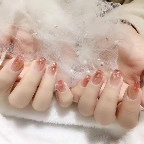 白美甲图片
