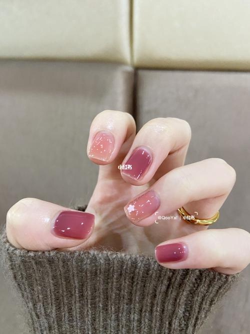 灰美甲图片