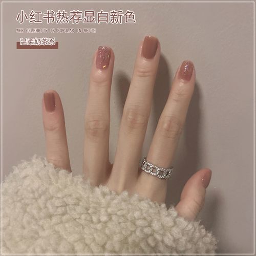 白美甲图片