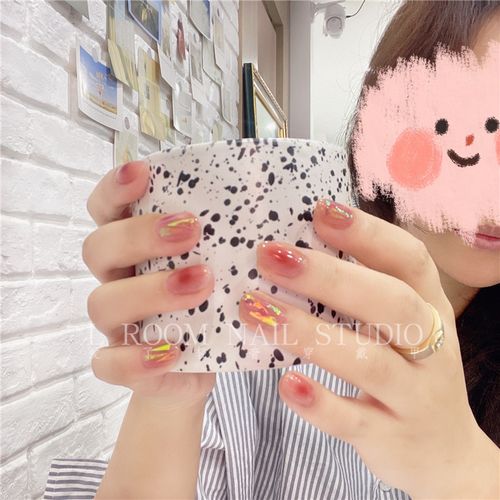 白美甲图片