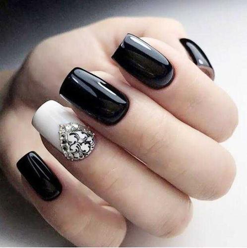 黑美甲图片