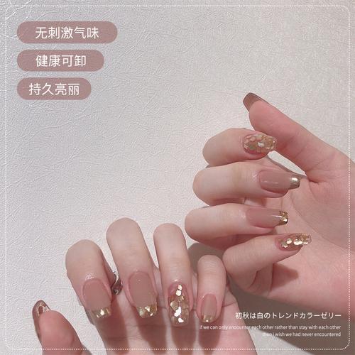 白美甲图片