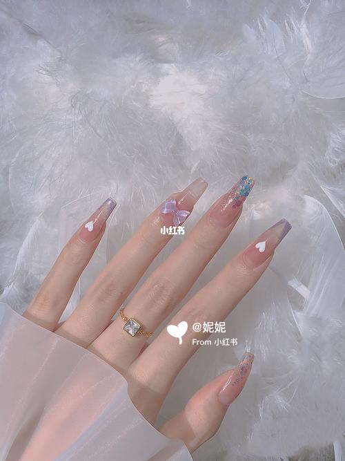 白美甲图片