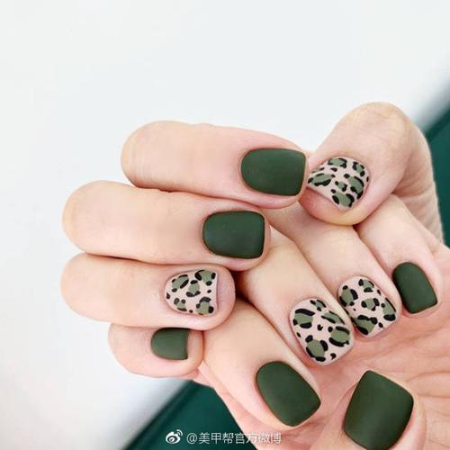 黑美甲图片