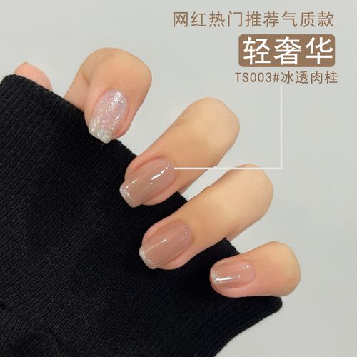 白美甲图片