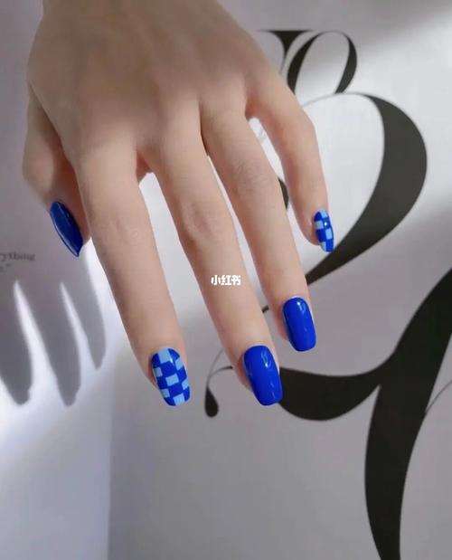 克莱因蓝美甲款式 莱克茵蓝美甲图片