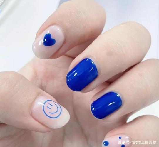 蓝色系美甲 蓝色系美甲图片