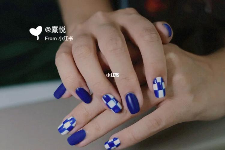蓝美甲图片