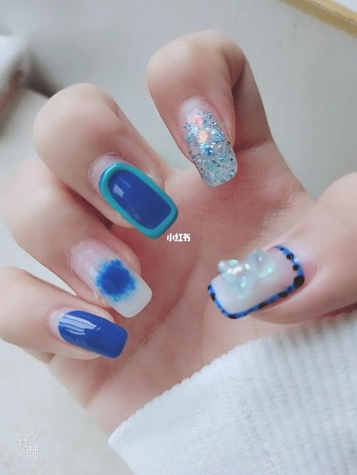 蓝美甲图片