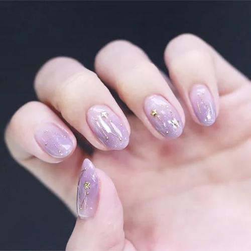 紫美甲图片