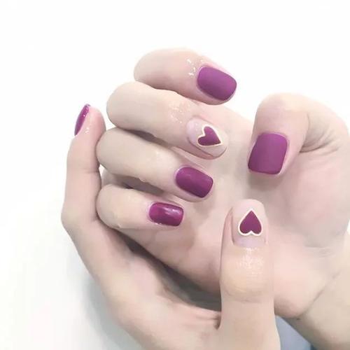 紫美甲图片
