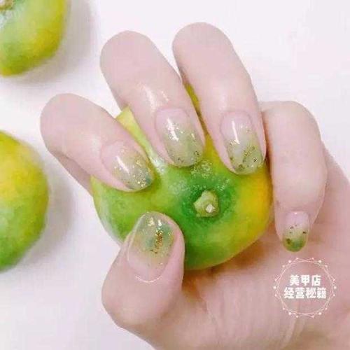 绿美甲图片