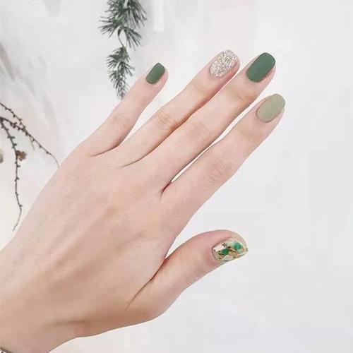 绿美甲图片