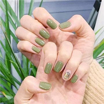绿美甲图片