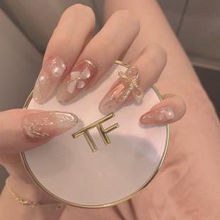白美甲图片