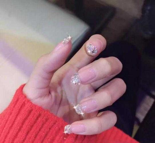 白美甲图片