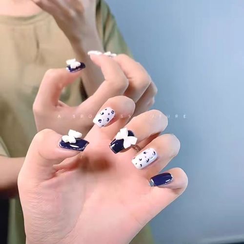 白美甲图片