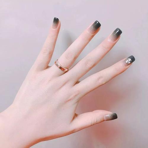 橙美甲图片