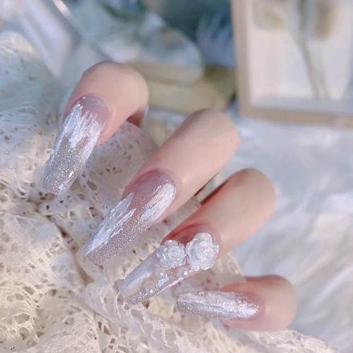 白美甲图片