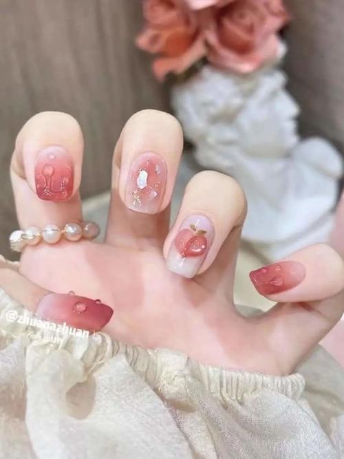白美甲图片