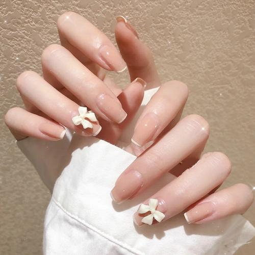 白美甲图片