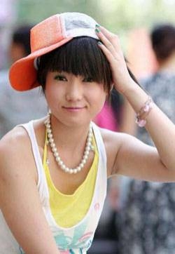 张筱雨甜美迷人清纯学生装图片