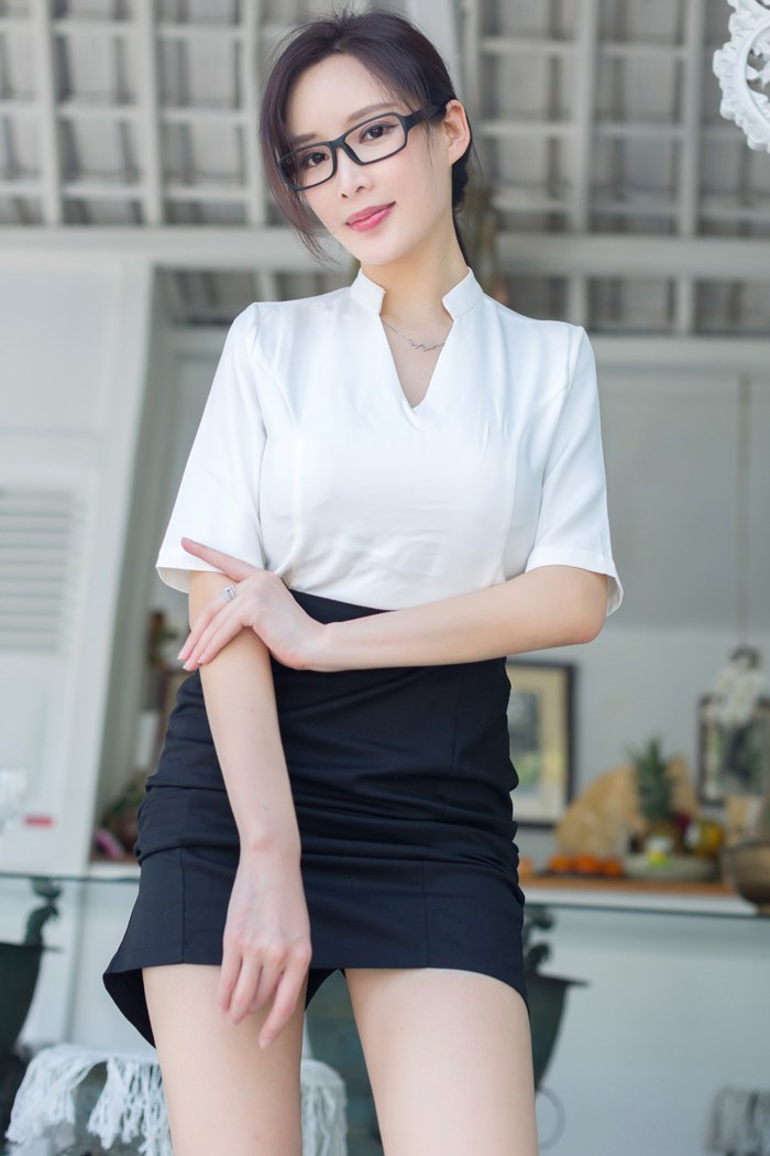 周妍希图片