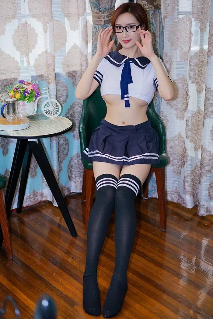 周妍希图片