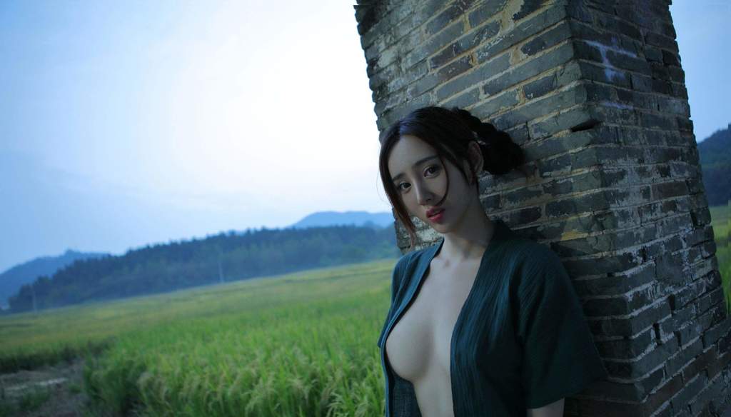 颜爱泽图片