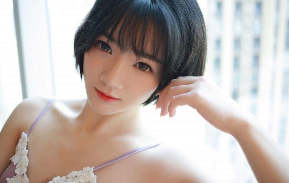 颜爱泽图片