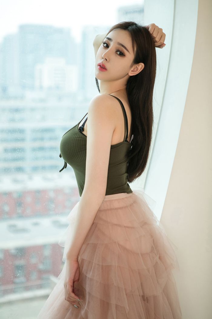 性感绝色美女于思琪蕾丝超短裙大胆诱惑写真图片 性感绝色美女于思琪蕾丝超短裙大胆诱惑写真图片