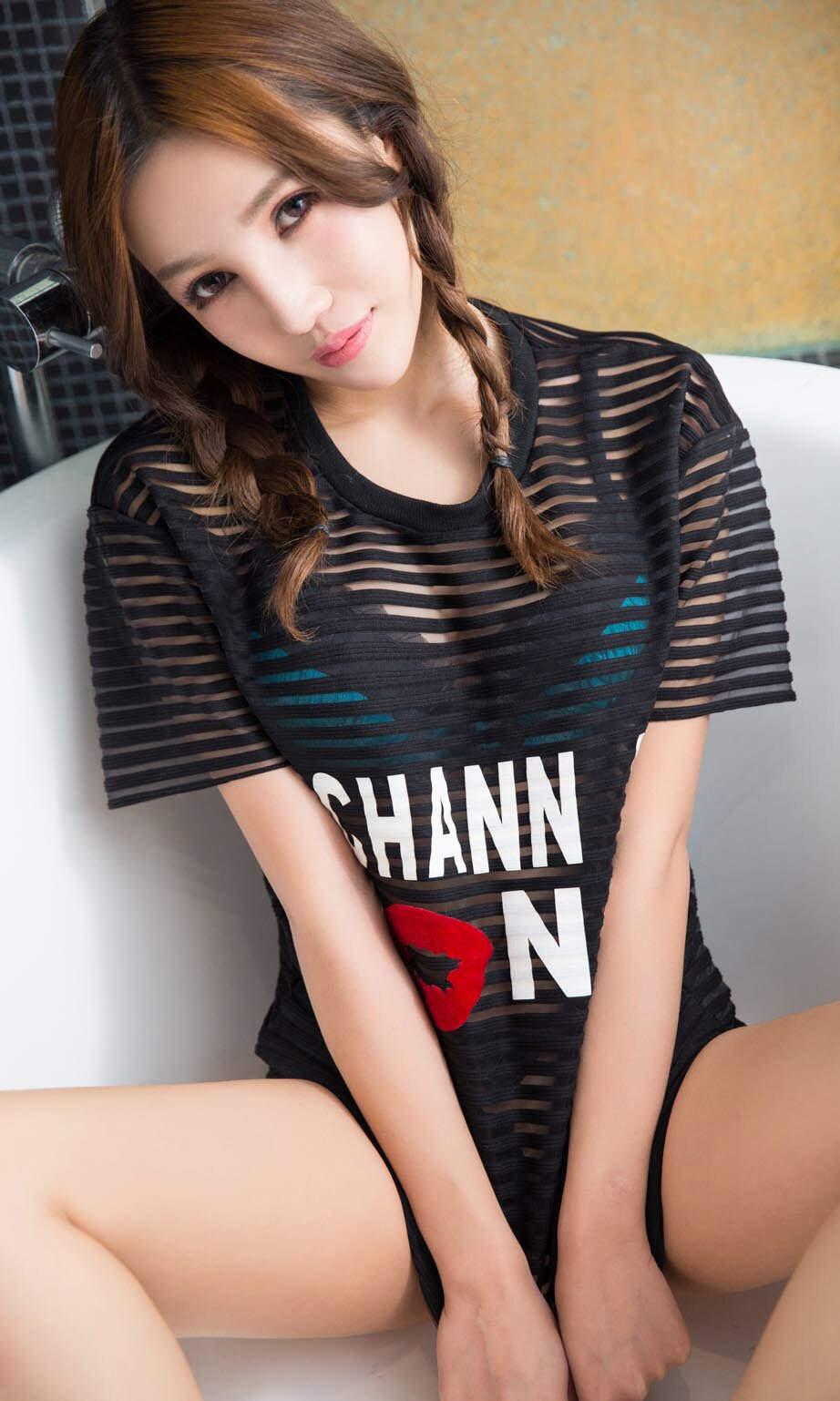 李娅萦图片