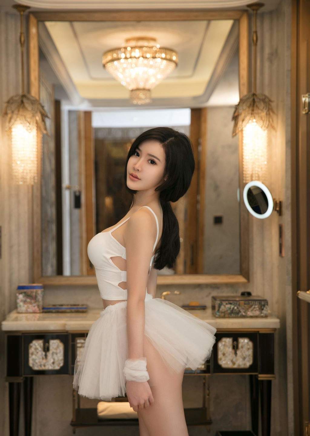 美女晨曦图片