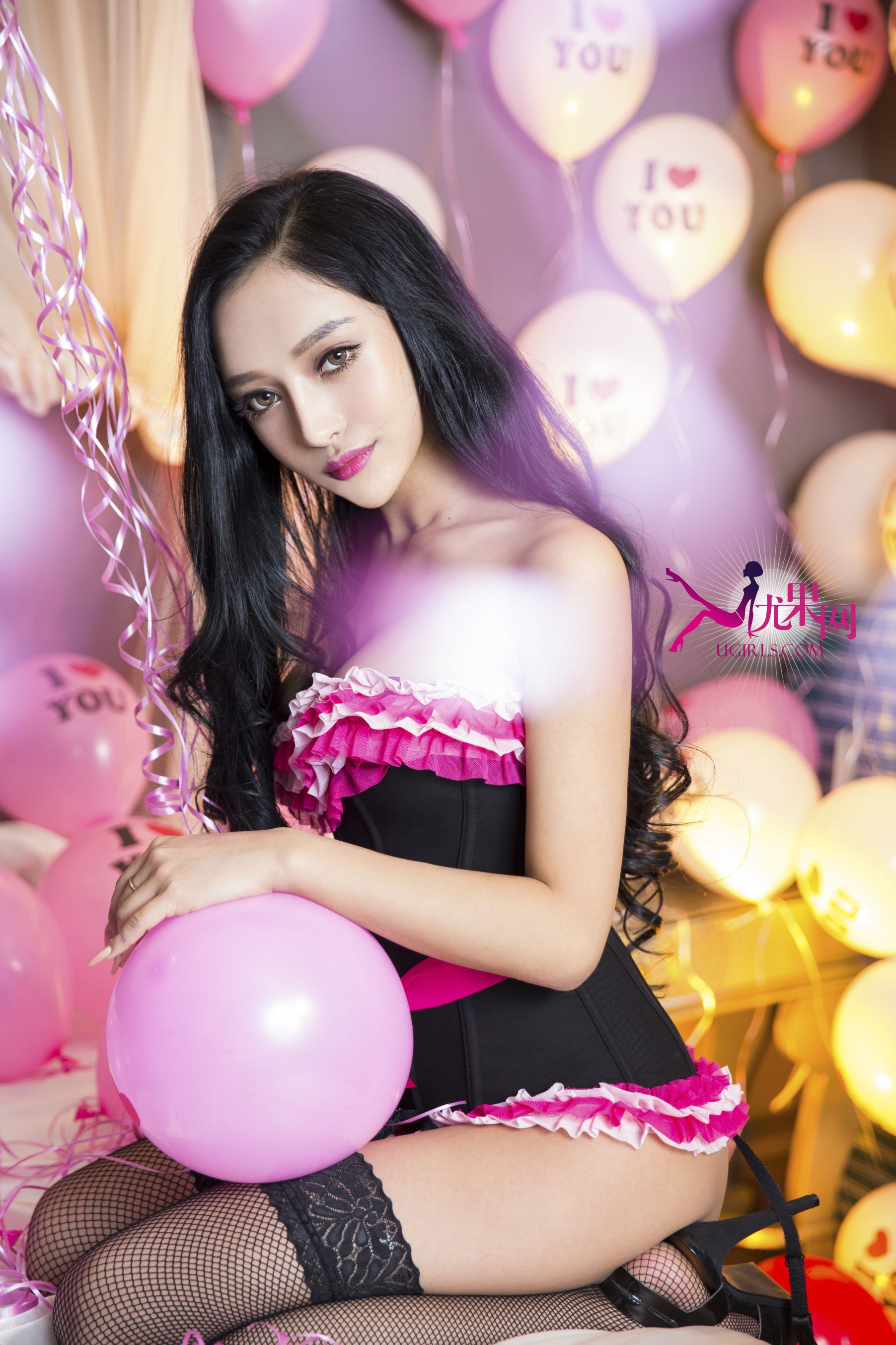 最新美女模特mm1314珞可可风流俏女巫高清妹子写真集图片