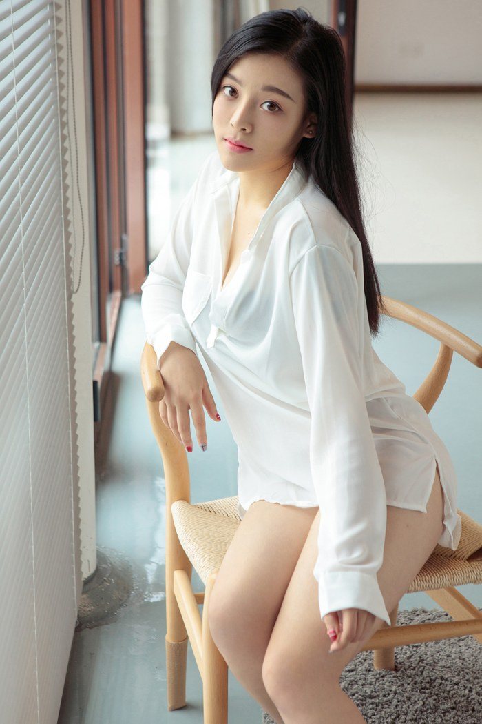 性感女神凌菲制服湿身诱惑勾人欲望图片