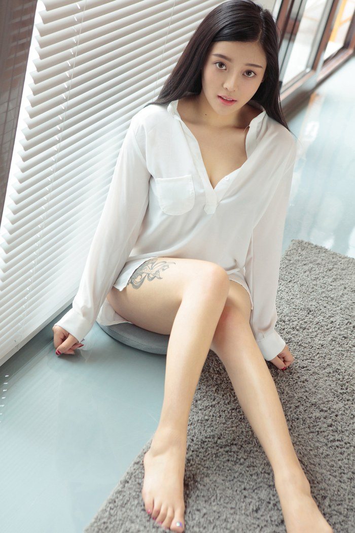 性感女神凌菲制服湿身诱惑勾人欲望图片