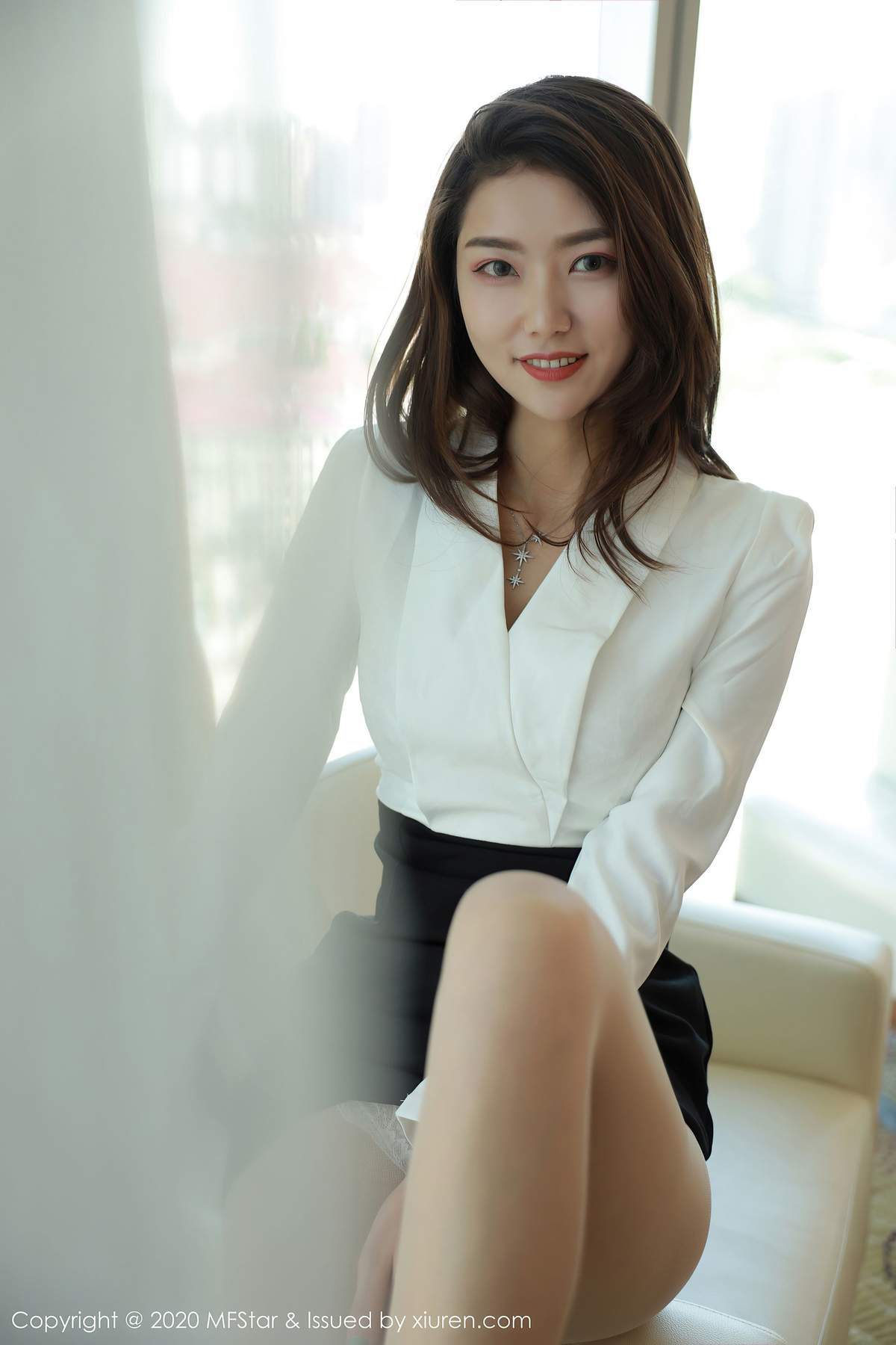 方子萱图片