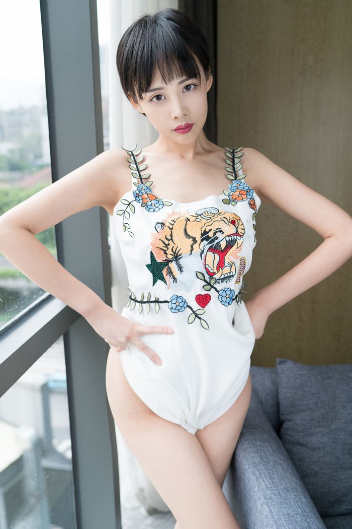 嫩模图片